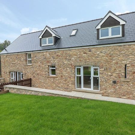 Woodpecker Barn Villa Pontyclun ภายนอก รูปภาพ