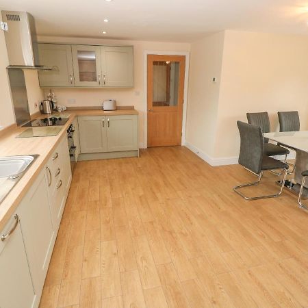 Woodpecker Barn Villa Pontyclun ภายนอก รูปภาพ