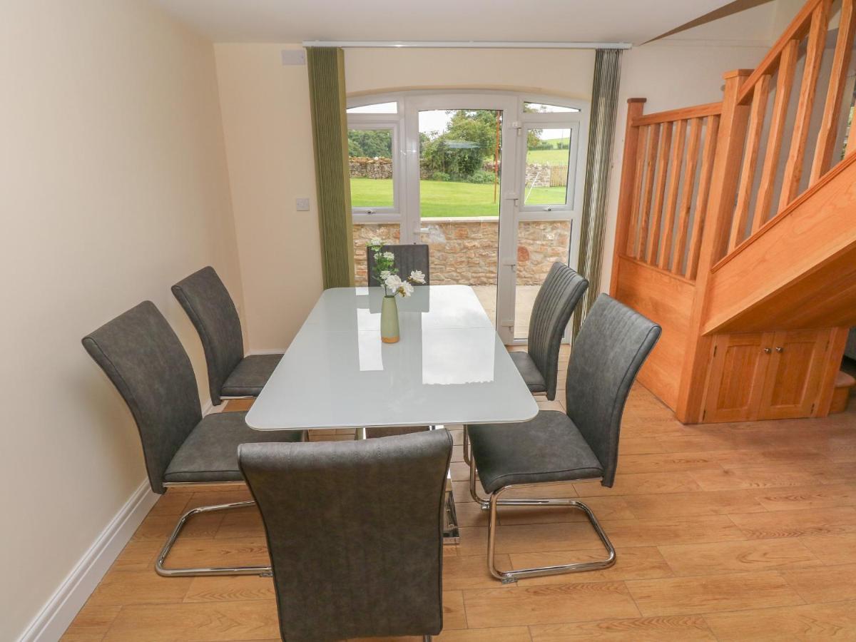 Woodpecker Barn Villa Pontyclun ภายนอก รูปภาพ