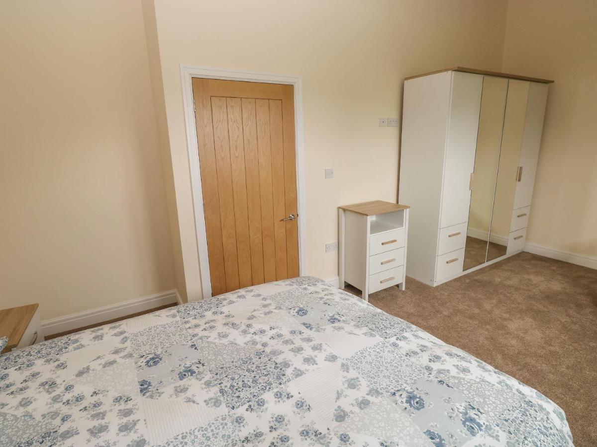 Woodpecker Barn Villa Pontyclun ภายนอก รูปภาพ